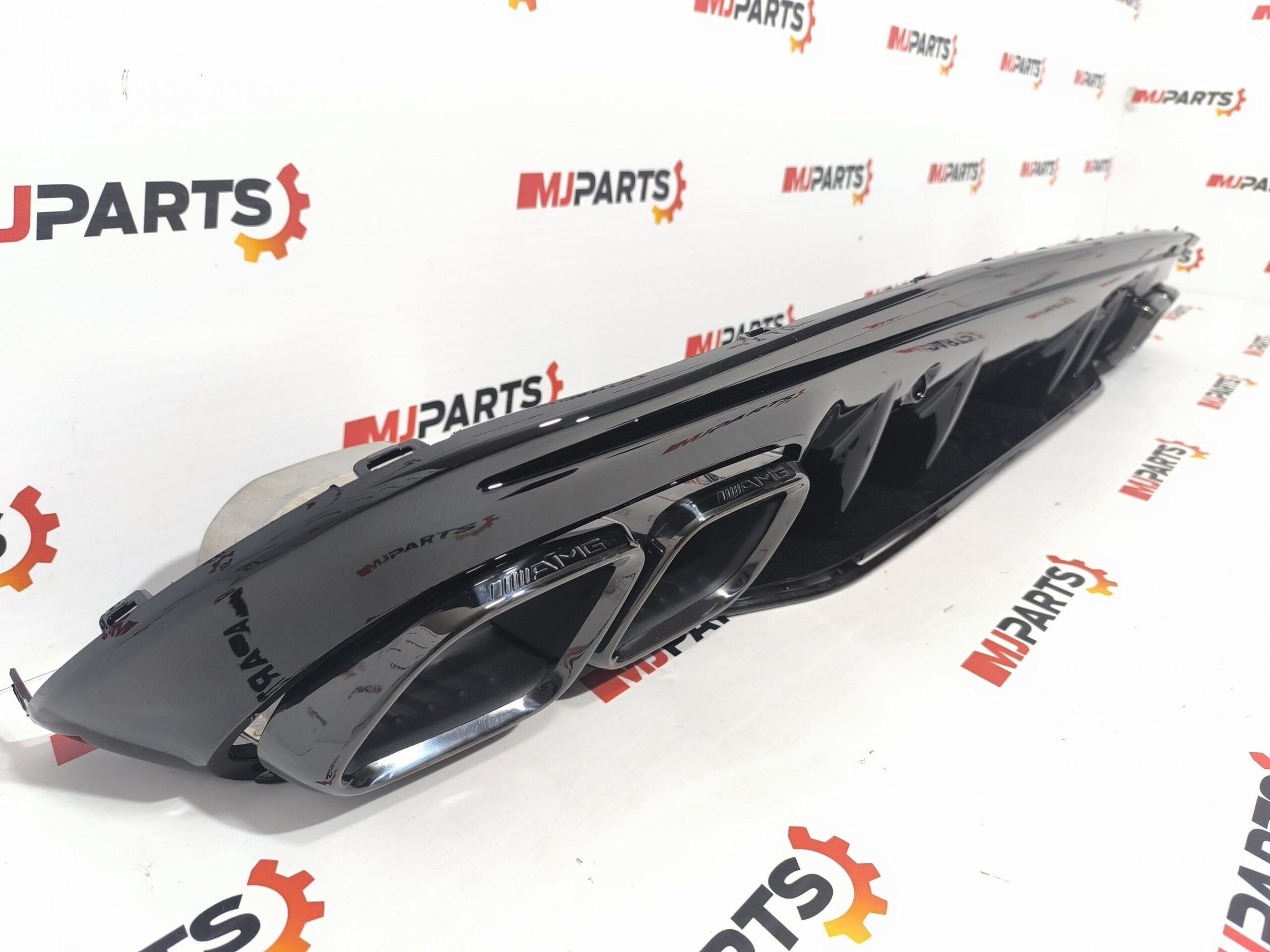 Difusor traseiro mercedes w205 14-21 sedan e carrinha amg look C63S com ponteiras pretas - Image 4
