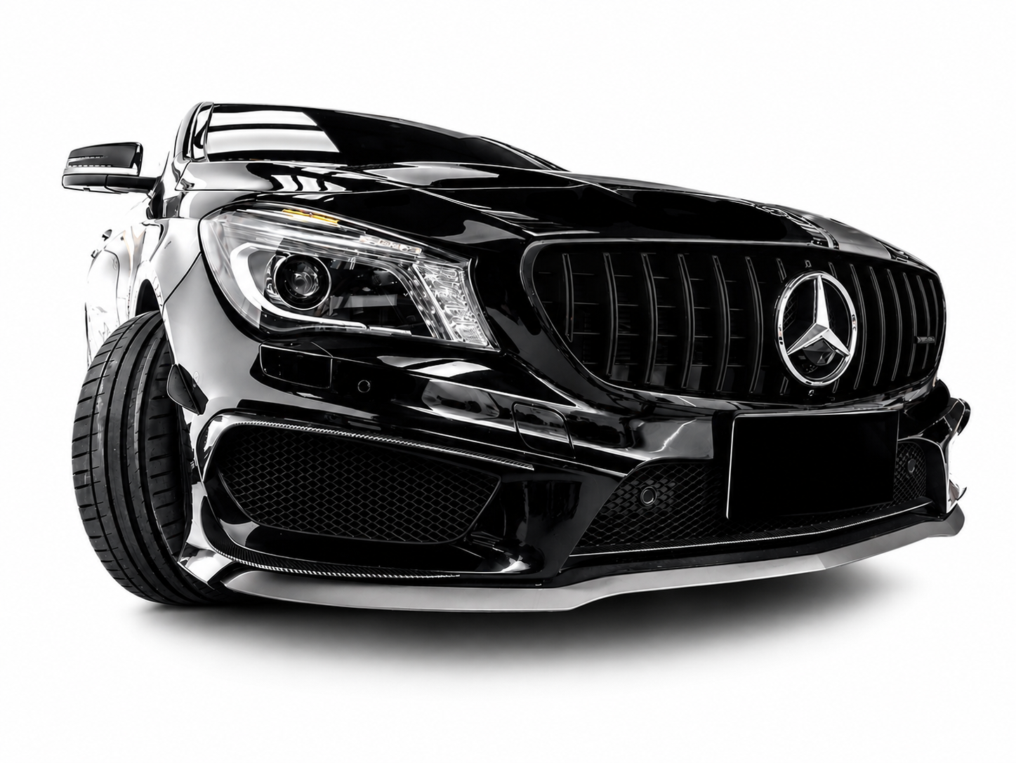 Grelha mercedes w117 C117 X117 16-19 gtr preta riscas pretas