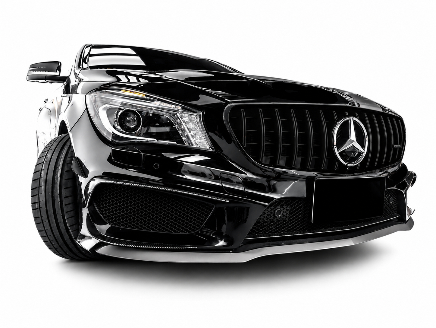 Grelha mercedes w117 C117 X117 16-19 gtr preta riscas pretas